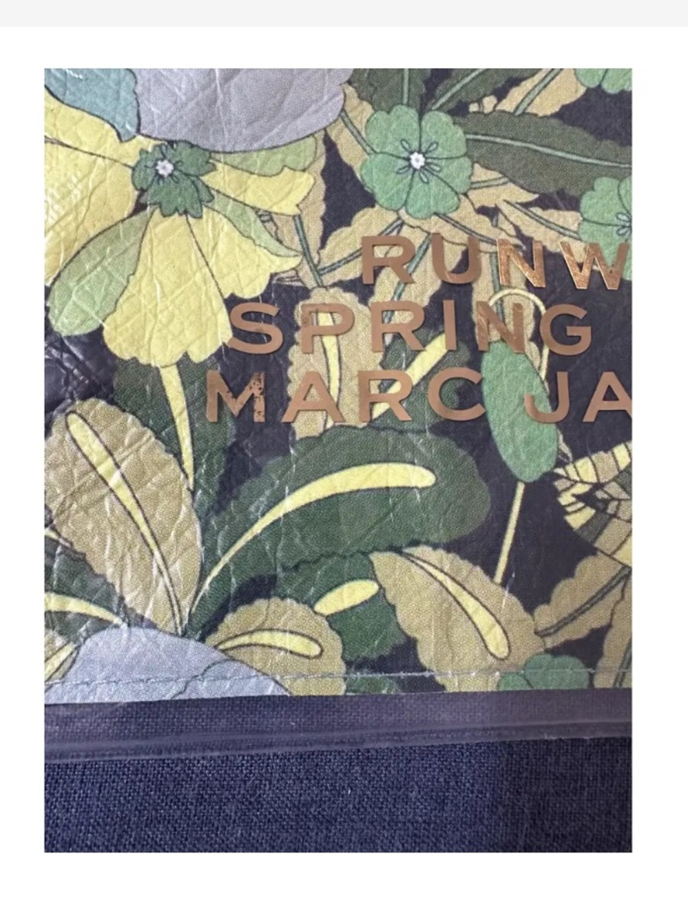 Marc Jacobs Runway Spring 2020 Clutch Zip Pouch - Picture 7 of 16